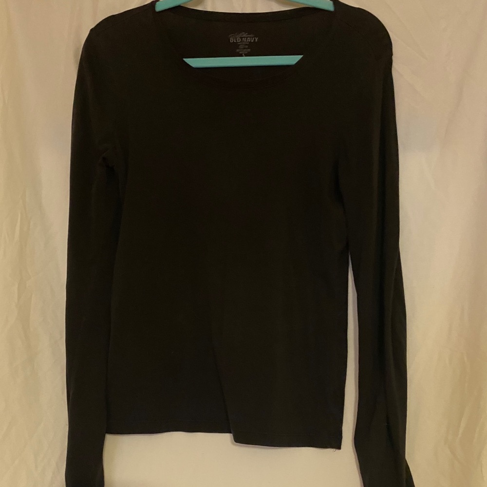 Black long sleeve tee